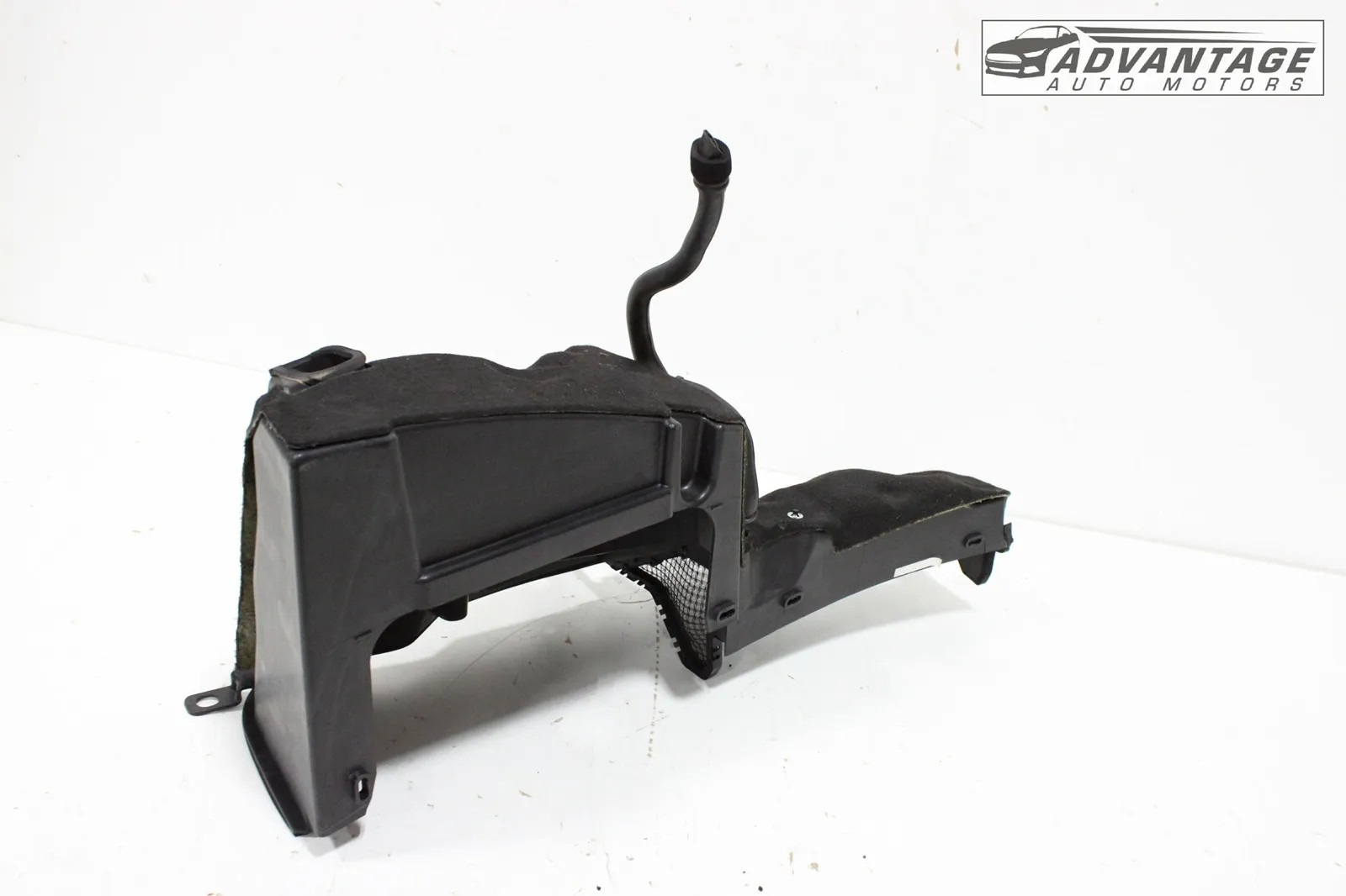 2014-2019 MASERATI GHIBLI RIGHT UNDER COWL PANEL STEP AIR FILTER HOUSING OEM