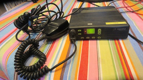 CB MOTOROLA GM 900 avec micro antenne et cable alimentation