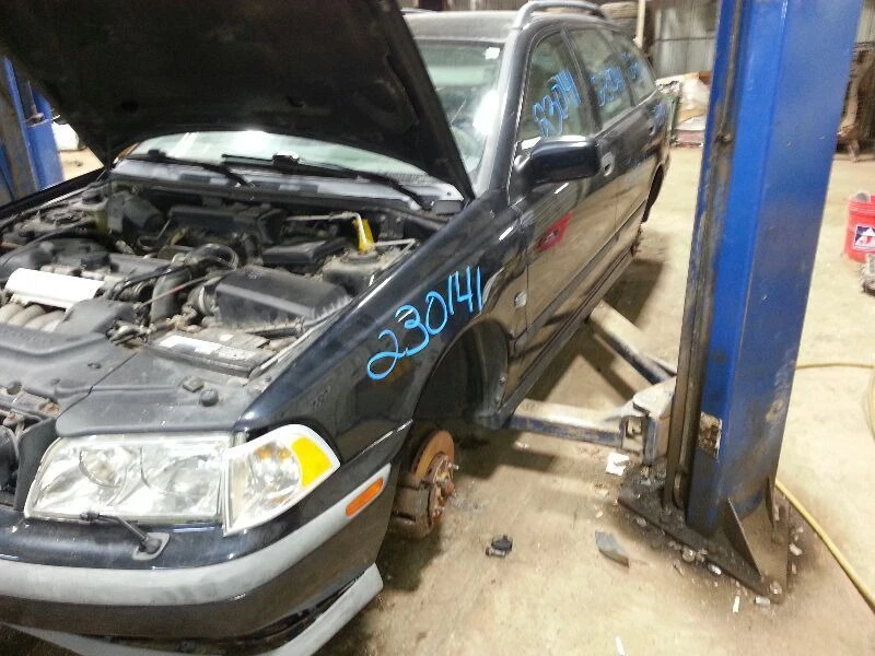 Rejilla compatible con 00-02 VOLVO SERIE 40 1794289 Foto 2 de 4