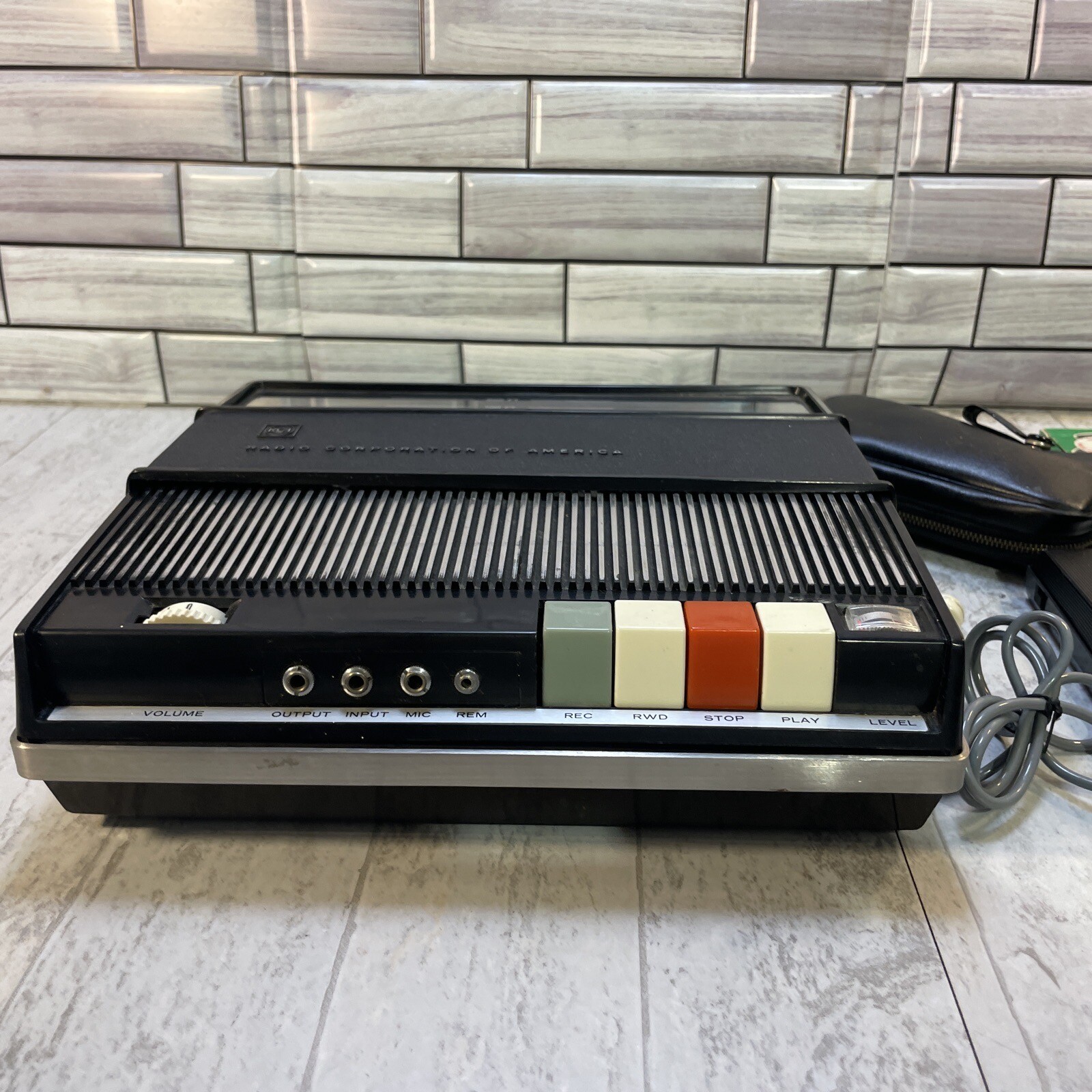 RCA YHS 12E Portable Reel to Reel Tape Recorder Microphone Earphone