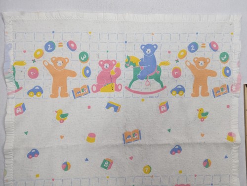 Baby Krippe Decke Bären Blöcke Spielzeug Made in USA Polyester Acryl - Bild 2 von 11
