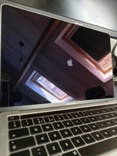 MacBook Pro 13-inch 2020 16GB RAM, Quad i5 2.0GHz, 500GB SSD + Charger bundle