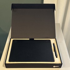 Wacom Intuos Art Pen & Touch Graphics Tablet ...