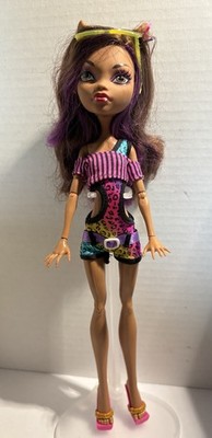 Monster High Gloom Beach Clawdeen Wolf Doll