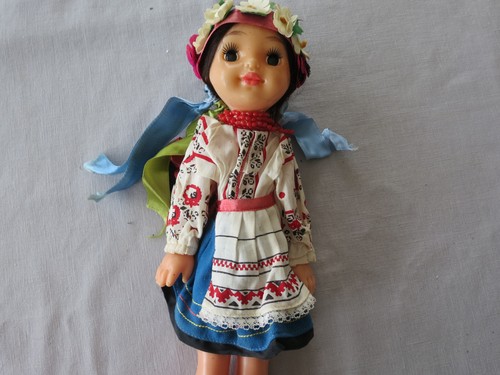 Vintage Soviet CCCP Doll Dessed in Traditional Unkrainian Outfit, 14” Tall - Afbeelding 5 van 11