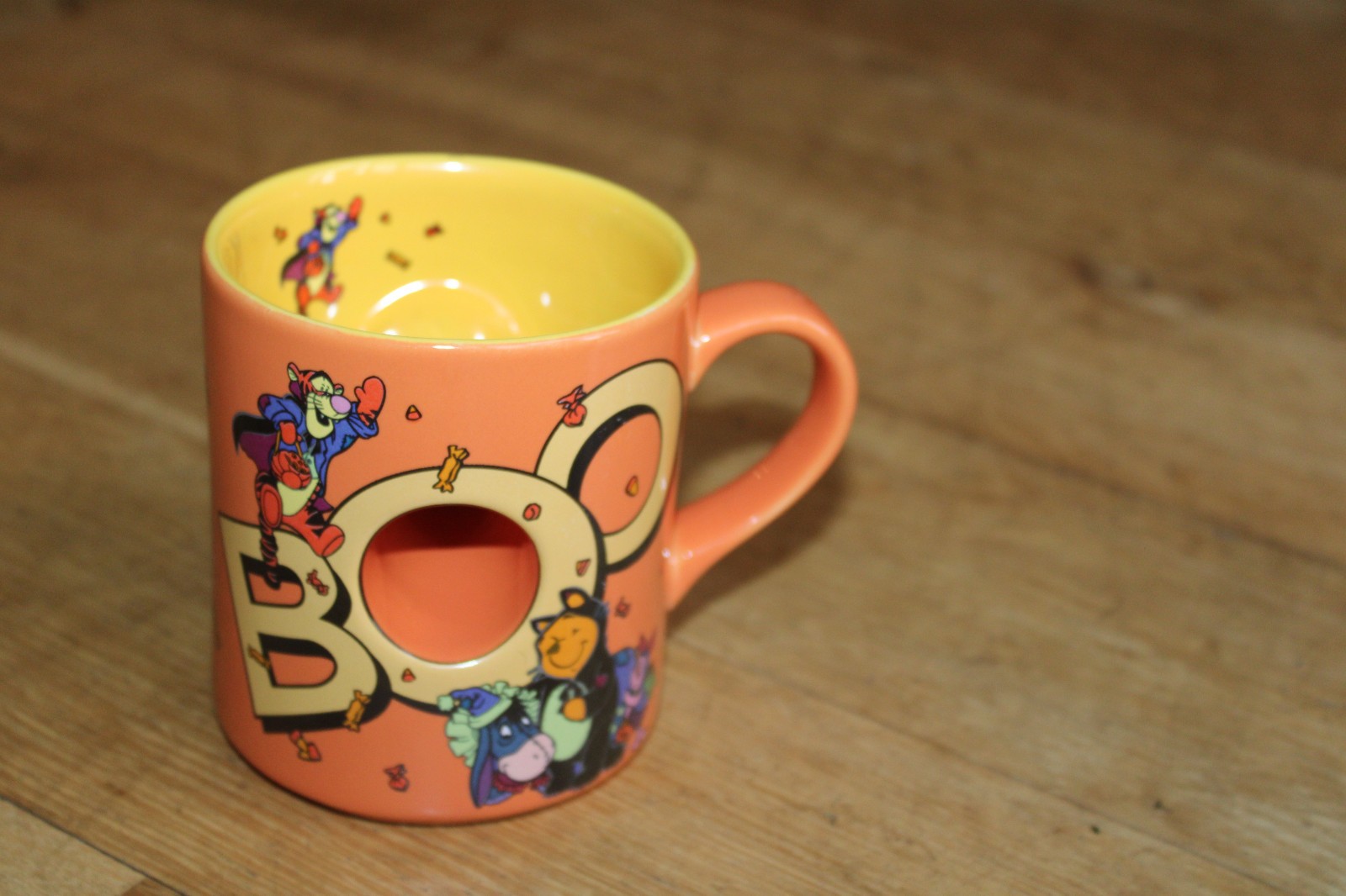 Taza Winnie The Pooh, Tigger, Eeyore, Piglet, Boo ESTADO SIN USAR