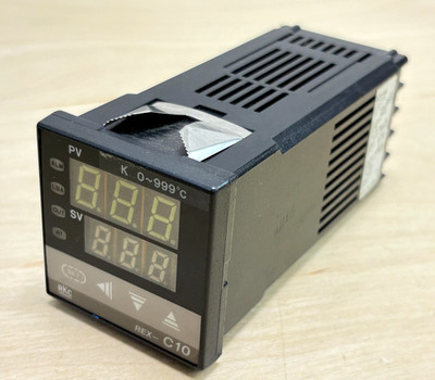 RKC Instrument REX-C10FPC-M*2CH Temperature Controller, C-10, 0-800 F, NOS
