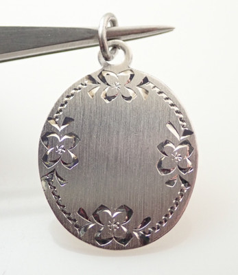 Vintage LaMode Sterling Silver Etched Floral Flower Oval Necklace Pendant NOS