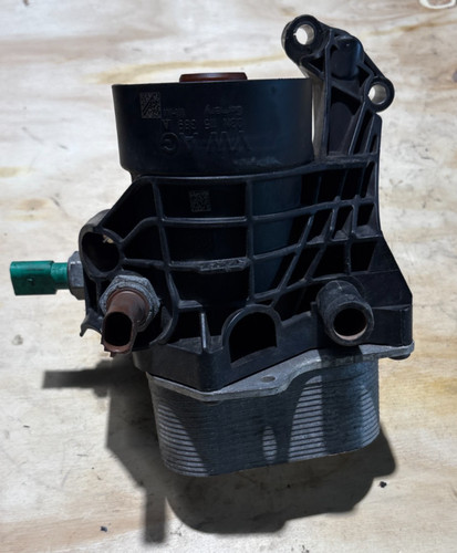 VW Audi Skoda Seat Ölfiltergehäuse mit Ölkühler 03N115389A/03N117021