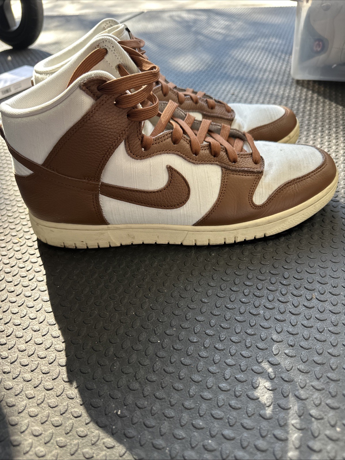 Nike Dunk Brown 11.5 - image 6