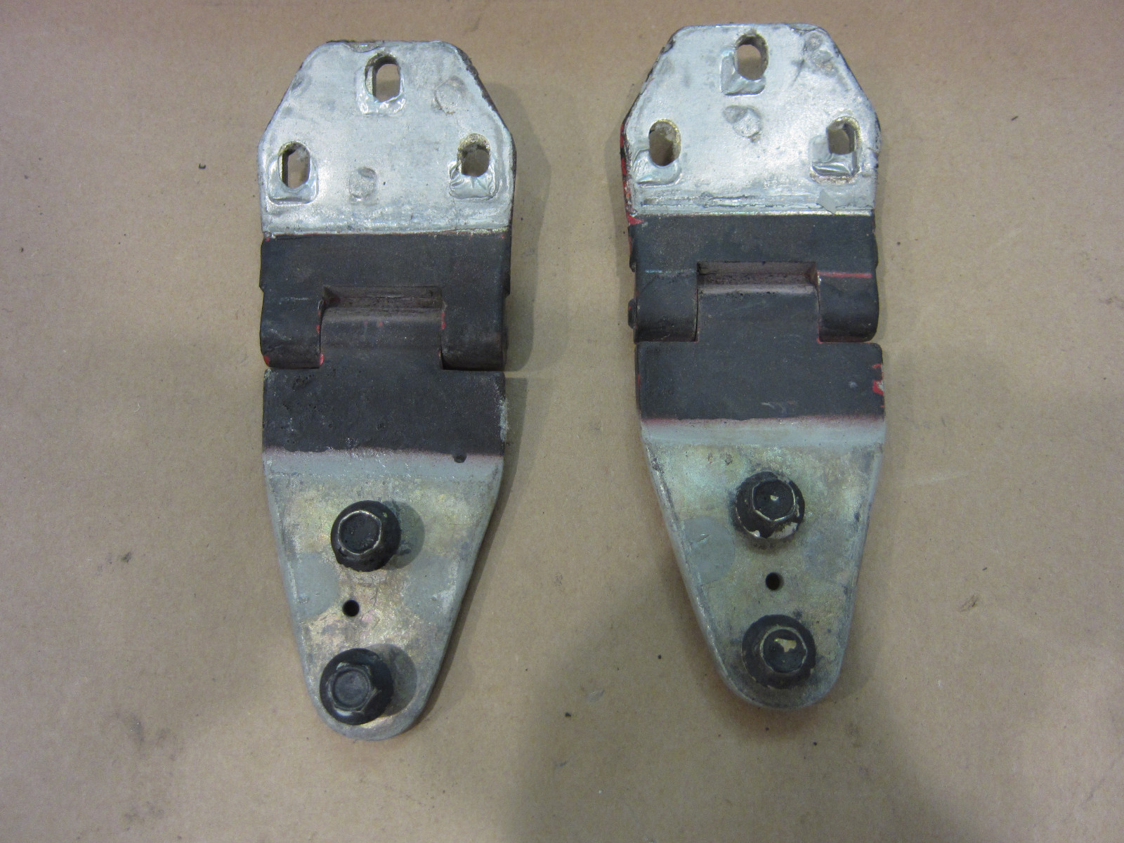 Ferrari 348,355 - Front Hood Hinges Set Of Two - Part# 62062600