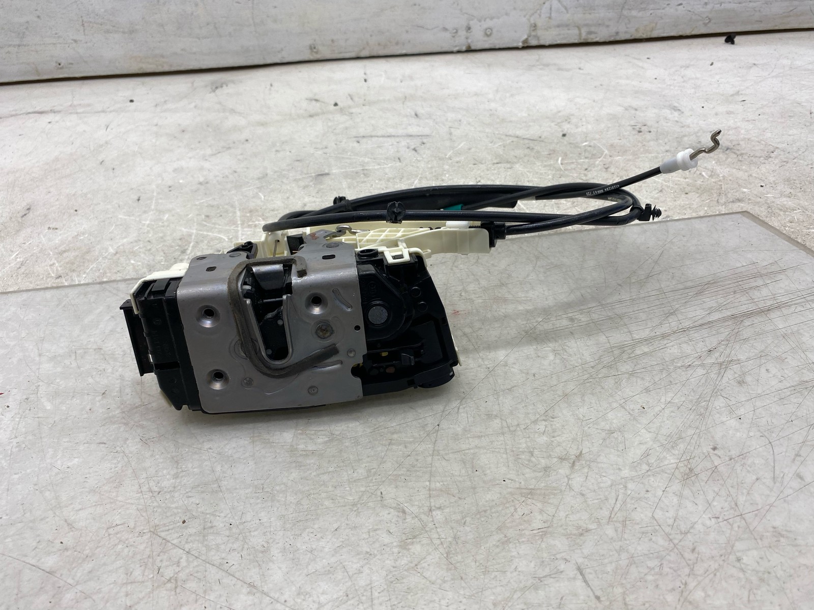 2020-2025 ASTON MARTIN DBX OEM LEFT REAR DOOR LOCK LATCH ACTUATOR MY83-26413-AC