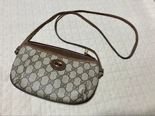 Borsa a tracolla Gucci modello GG donna usata dal Giappone