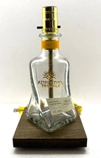 Adictivo Reposado Tequila Liquor Bar Decor Bottle TABLE LAMP Lounge w/ Wood Base