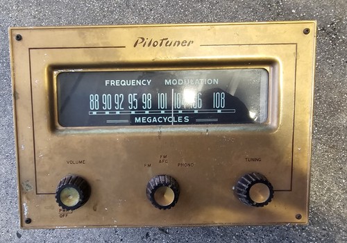 PILOTUNER  RADIO,  FM TUNER,  MODEL FM-607   Pilot Electric Mfg. Co. Vintage.