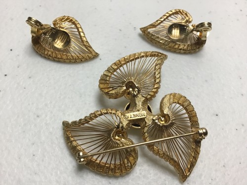 Vintage Monet Gold Tone Floral Leaf Wired Brooch & Clip on Earring Set - Picture 7 of 8