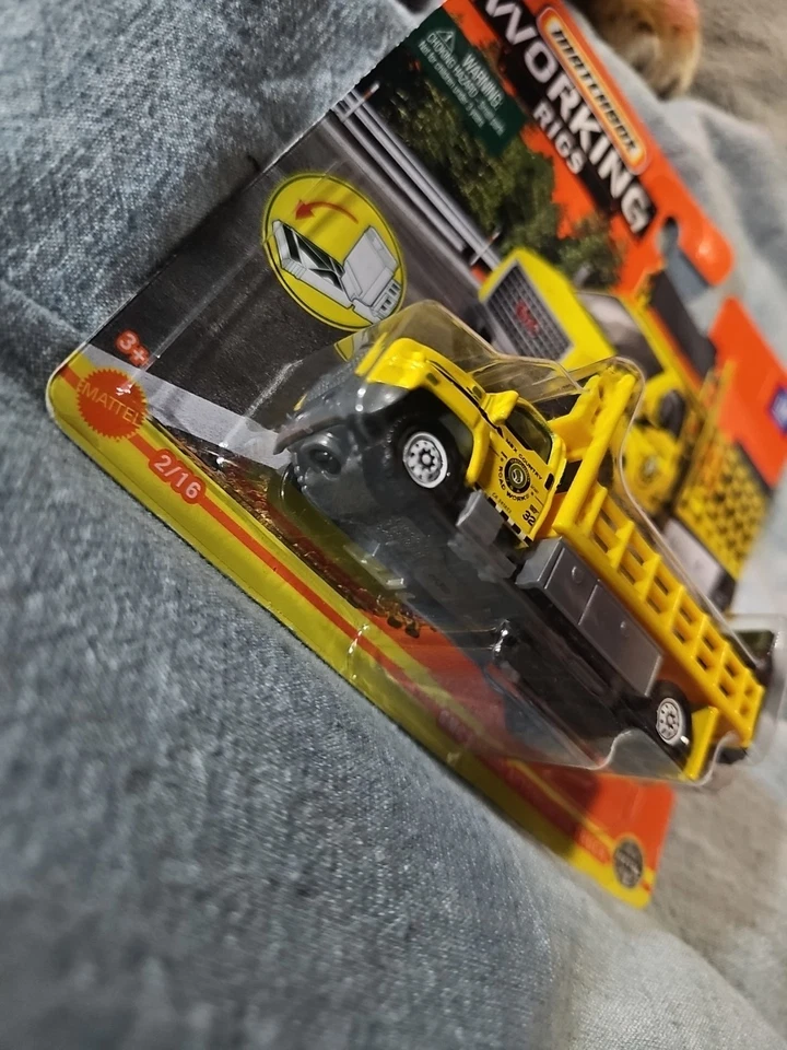 Matchbox working rigs yellow GMC 3500 truck 2/16 2020 - Image 2 of 4