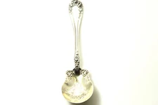 R. Wallace & Sons 925 Sterling Hand Chased Sugar Shell Spoon 27.7g (ANT3385)