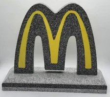 Vintage Retro McDonalds Restaurant Counter-Top Golden Arches Display Sign Award 
