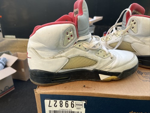 Talla 10.5 - Jordan 5 Retro Rojo Fuego 2019 - Imagen 4 de 14