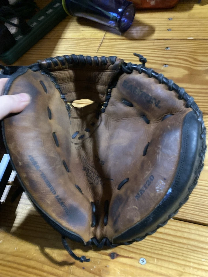 Guante Easton Catchers NAT20W Mujer Lanzamiento Rápido Softbol Natural Derecha Foto 4 de 4