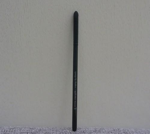1x SEPHORA Professionnel Sponge Tip Shadow Brush #27, Brand New! - Picture 2 of 5