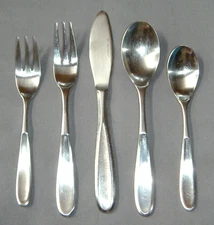 RETRONEU CONTOUR/TIVOLI Everyday Stainless Flatware. Priced per utensil.