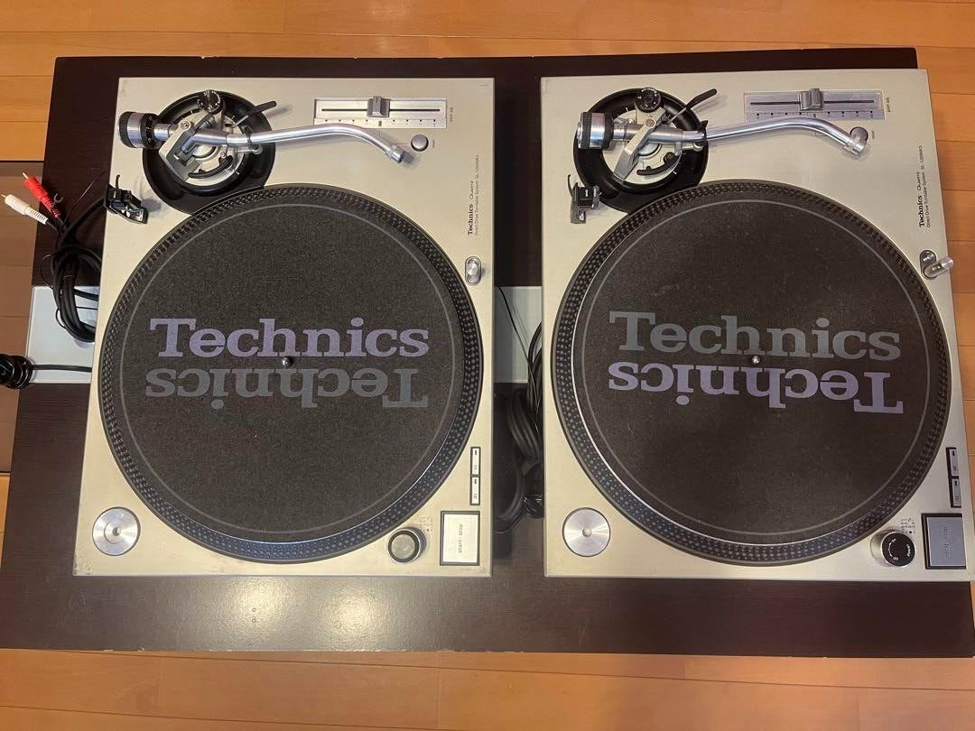 Technics SL-1200MK5 pair set silver DJ Turntable technics Technics SL-1200MK5 pair set silver DJ Turntable technics