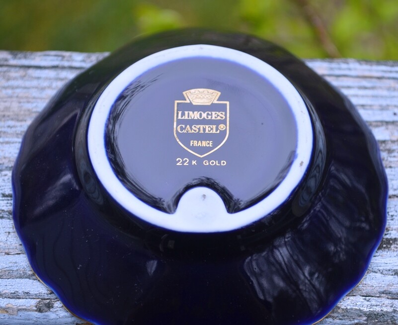 VINTAGE LIMOGES CASTEL FRANCE 22K GOLD COLBALT BLUE SCALLOPED