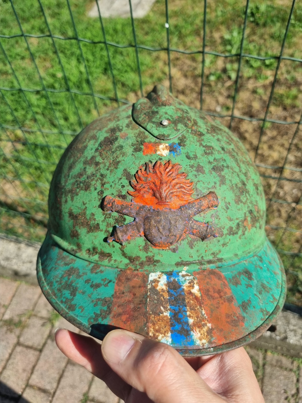 Elmetto Adrian Francese patriottico Mod 15 riutilizzo partigiano ww1 ww2