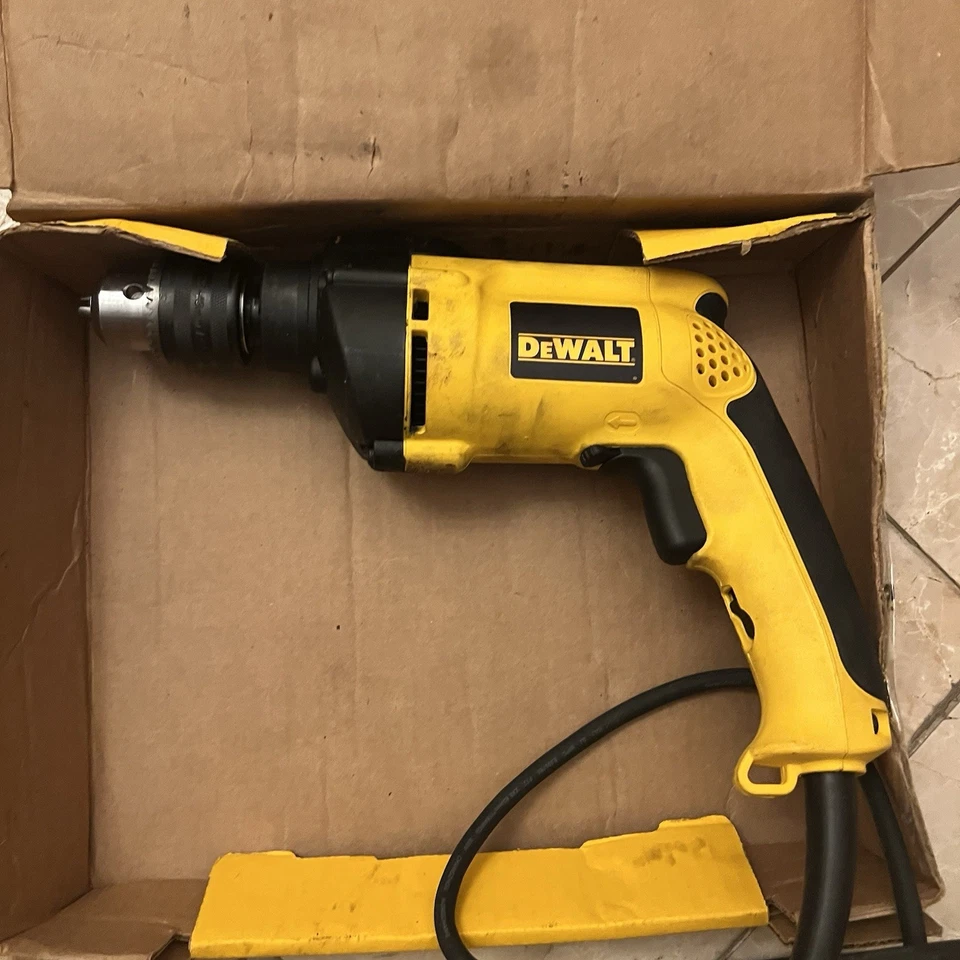 DEWALT DW511 1/2" VSR Single Speed Corded Hammerdrill Tested Works - Image 2 of 4