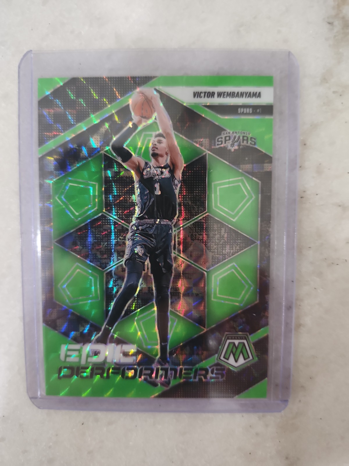 2024-25  Mosaic - Epic Performers Victor Wembanyama #1 Green Mosaic Prizm 10/10