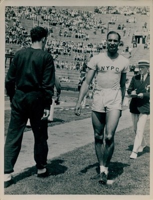 Foto Olympische Spiele 1932, Amerikanischer Leichtathlet Gordon, NYPC - 10462322