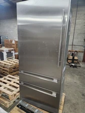 Thermador Freedom Collection 36" Built-In Bottom Mount Smart Refrigerator