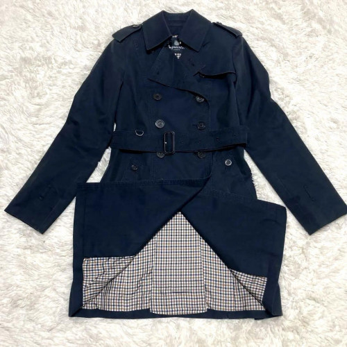 Aquascutum London trench coat in good condition, navy, with Aquascutum London trench coat in good condition, navy, with