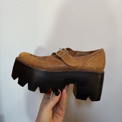 BROWN SUEDE BLACK BUCKLE PLATFORM SIZE 37 NEVER BEEN WORN