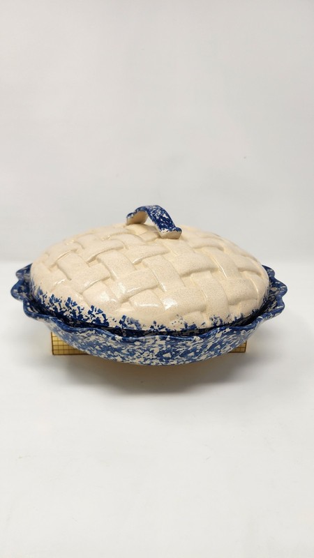 Vintage Lattice-Weaved Lidded Sponge Pattern Cobalt Blue Ruffled Pie Oven Dish