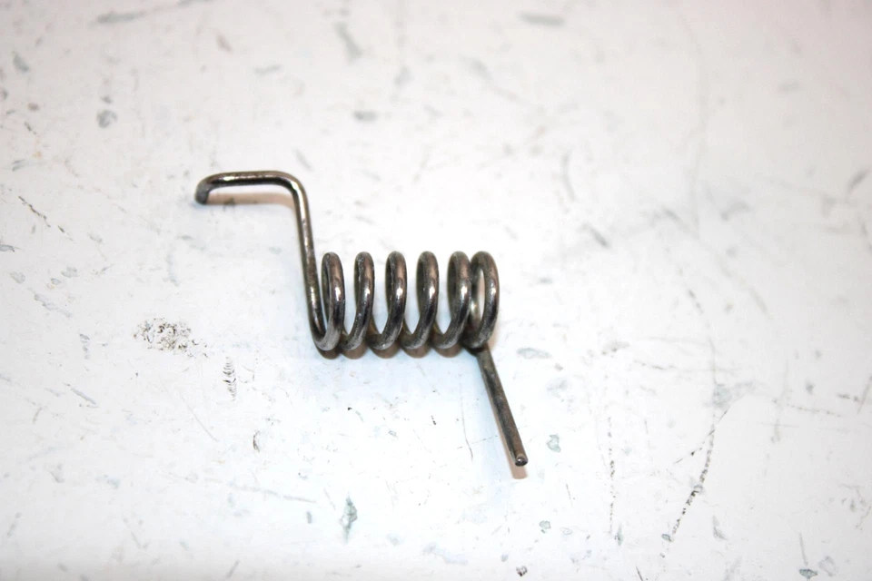 87 Kawasaki Bayou 185 Klf185a Oem Seat Hook Spring 92081-1767 AK13 - Image 2 of 4