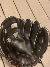 Rawlings Baseball Glove Youth 9 1/2 Tony Gwynn Padres RBG155B Deep Well RH Black