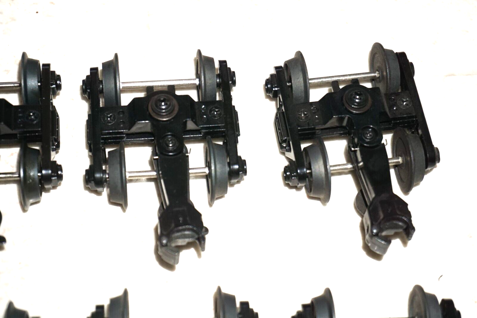 MTH O Scale Pair of Sprung Trucks With Couplers Model Train Lot of 6