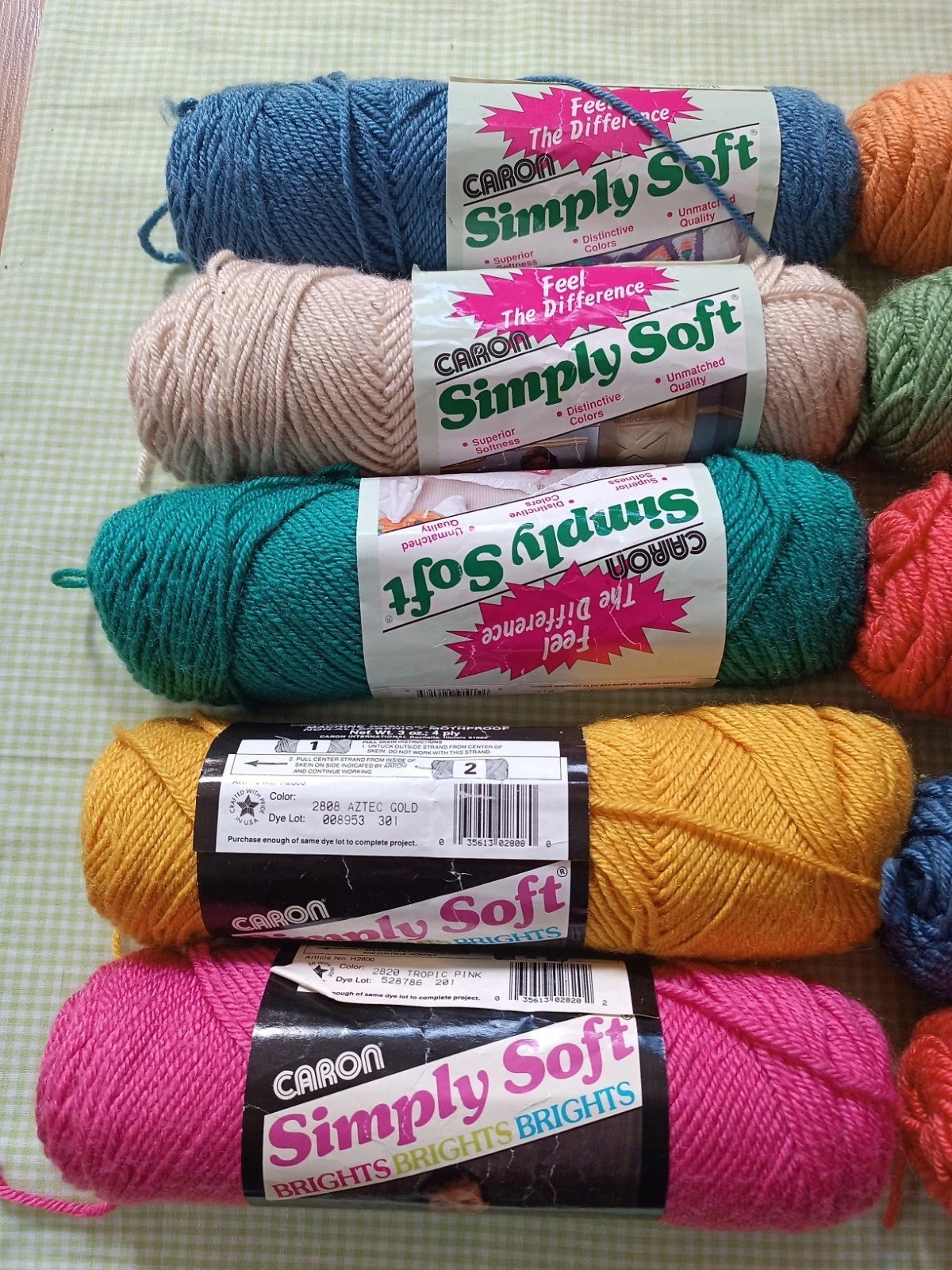 15 Skeins Caron Simply Soft Yarn 3 oz Mixed Colors 4 ply Worsted Weight NOS - product detail image 2
