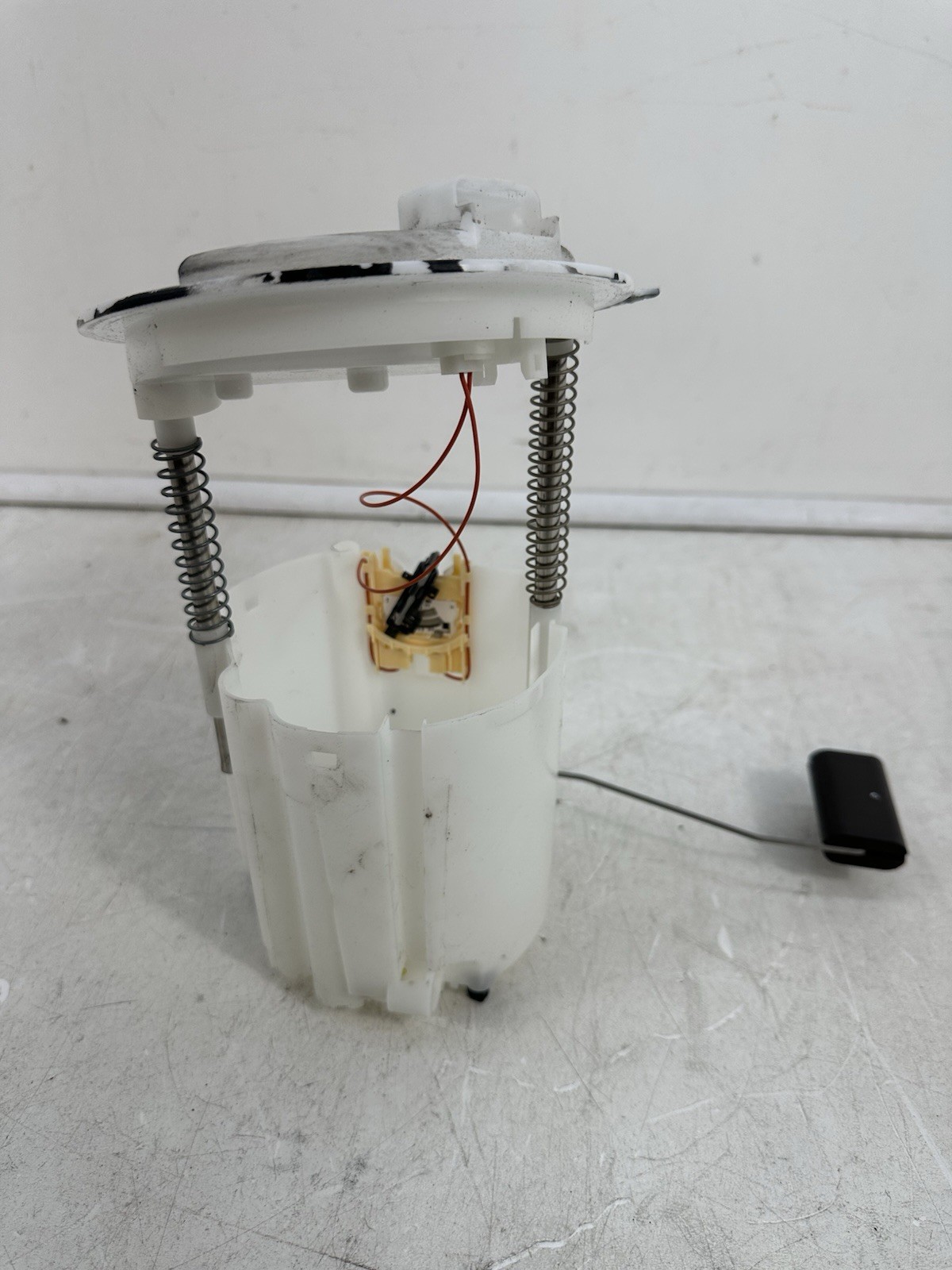 Maserati Ghibli 2014-2024 RIGHT Fuel pump
