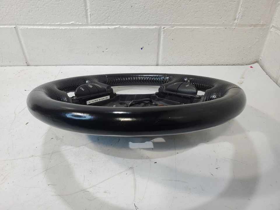 Volante Ford Focus 2002-2004 envuelto en cuero negro OEM Foto 4 de 4