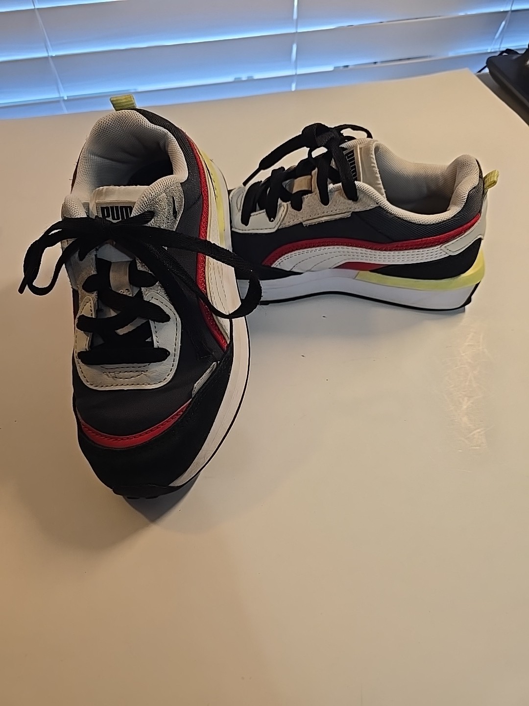 PUMA Sneakers Size 2C Kids Blue Red White Yellow Leather Suede Lace Up Low Top