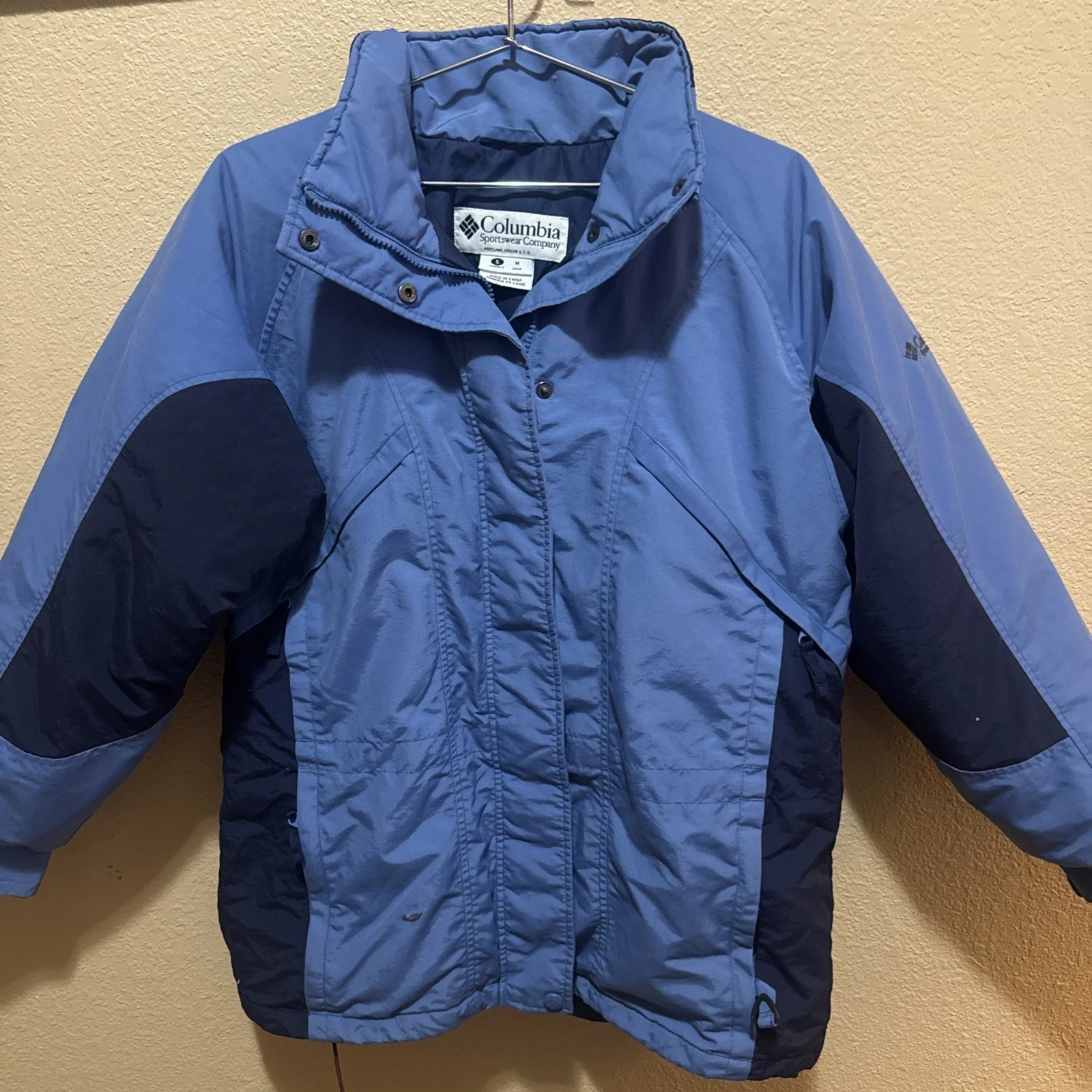 Columbia Sportswear Company Jacket Coat Navy Blue Puffer - Ladies medium