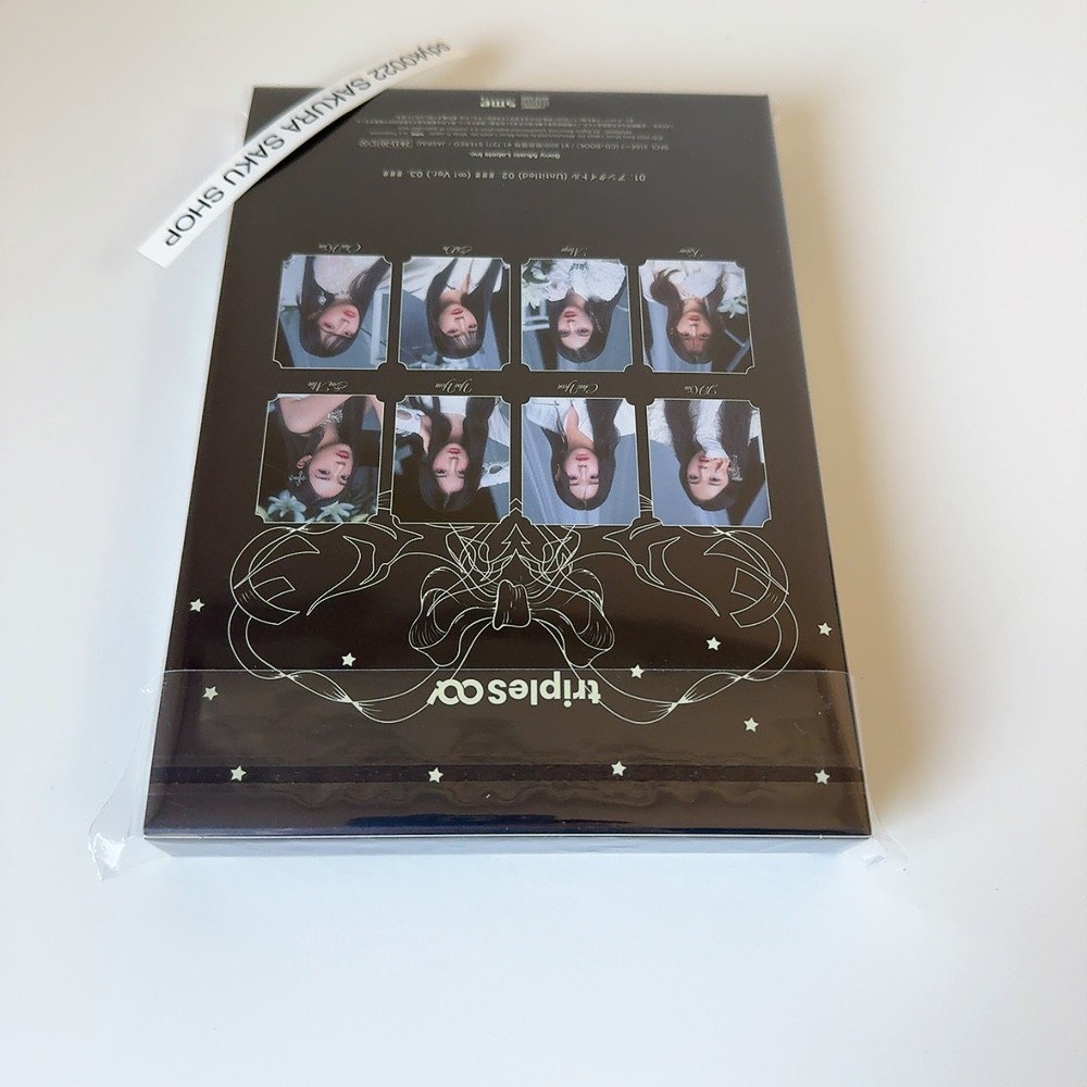 tripleS tripleS Hacchi Untitled Limited A CD+ Photo book tripleS tripleS Hacchi Untitled Limited A CD+ Photo book