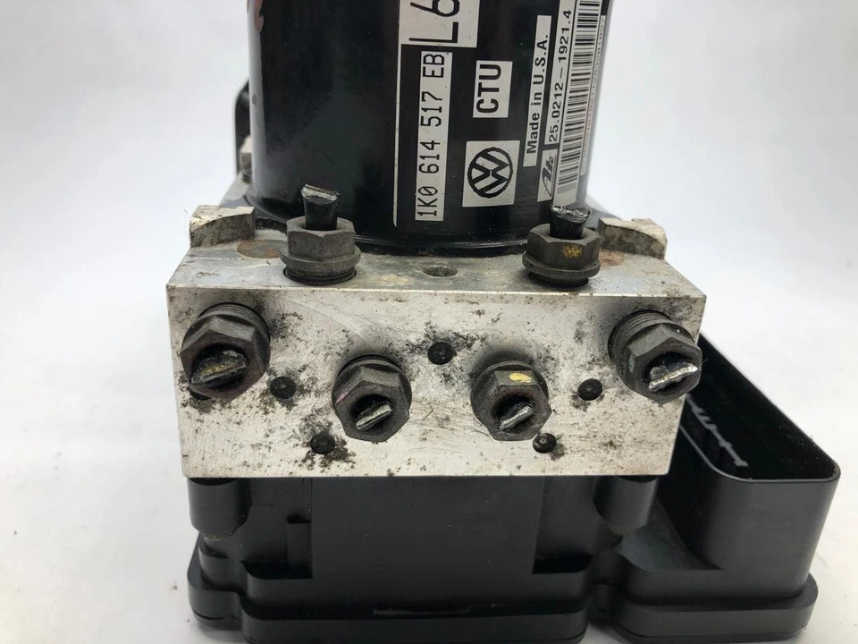 Conjunto de módulo/bomba de freno antibloqueo Volkswagen Jetta 2012-14 OEM 1K0614517EB Foto 4 de 4