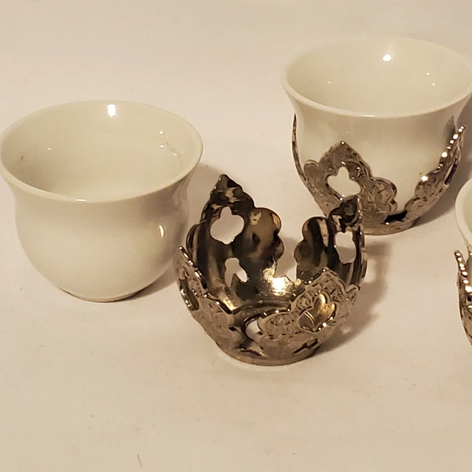 Juego turco de taza de té o café espresso Sena Tescilli plateada y cerámica Foto 3 de 4