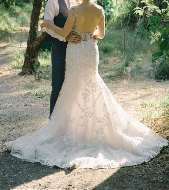 Essense Essence of Australia D2002 Wedding Dress Size 6 Petite