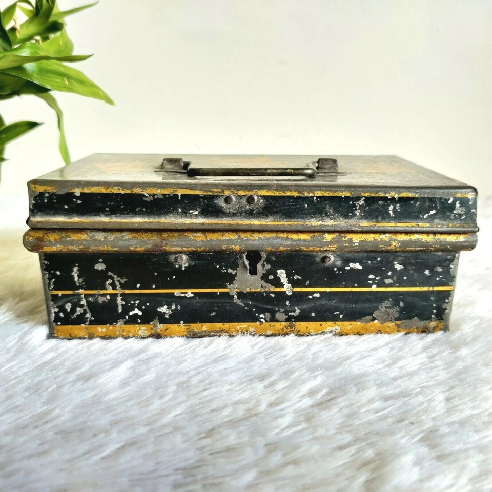 1930s Vintage Litho Tin Money Box Jewellery Box Cash BOX With Key TB699 - Image 2 of 4
